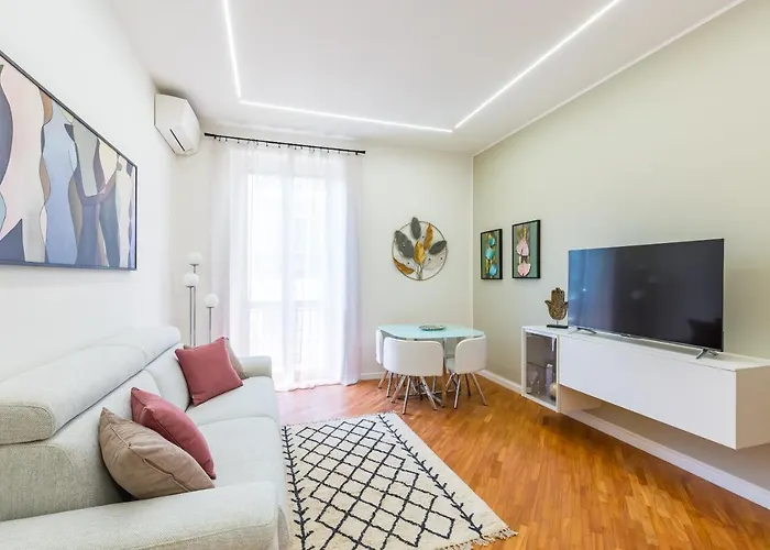 Stanzione Classy Flat At Vomero Central By Napoliapartments