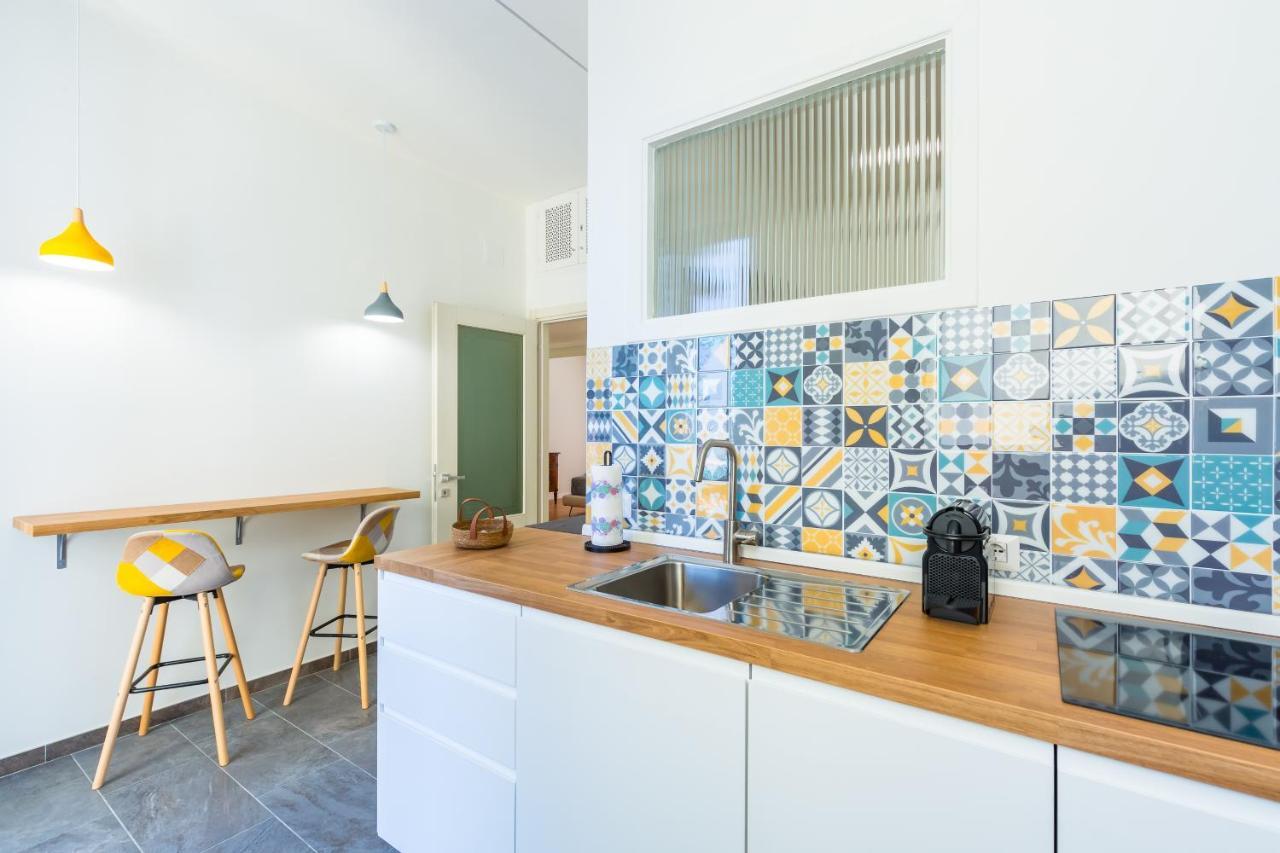 Stanzione Classy Flat At Vomero By Napoliapartments Apartamento