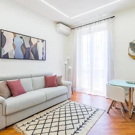 Stanzione Classy Flat At Vomero Central By Napoliapartments Exterior photo