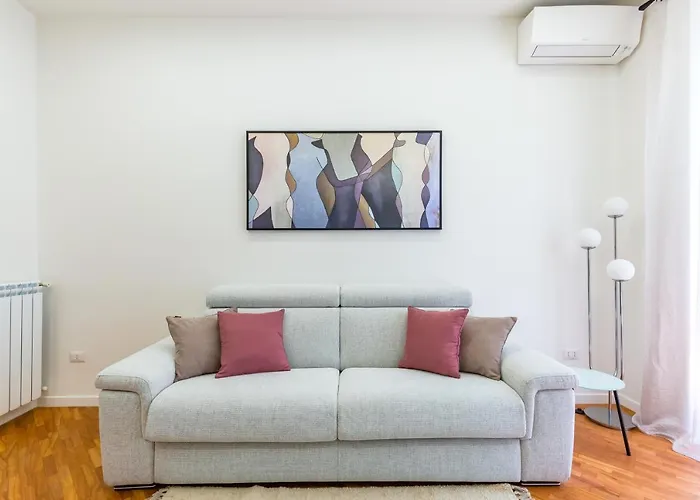 Stanzione Classy Flat At Vomero Central By Napoliapartments
