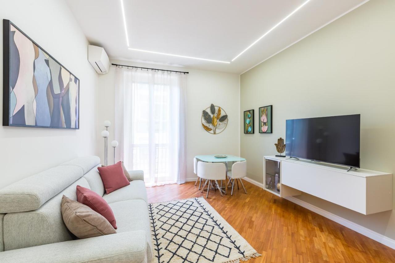 Stanzione Classy Flat At Vomero By Napoliapartments Apartamento Nápoles