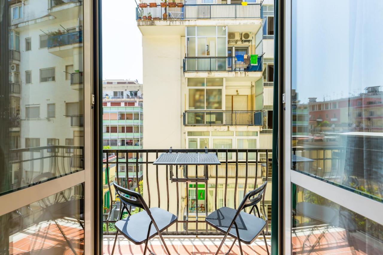 Stanzione Classy Flat At Vomero By Napoliapartments * Nápoles